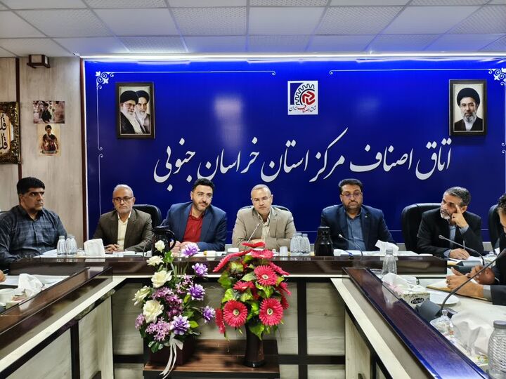 تأکید معاون استاندار خراسان جنوبی بر پیگیری مطالبات کسبه و بازاریان