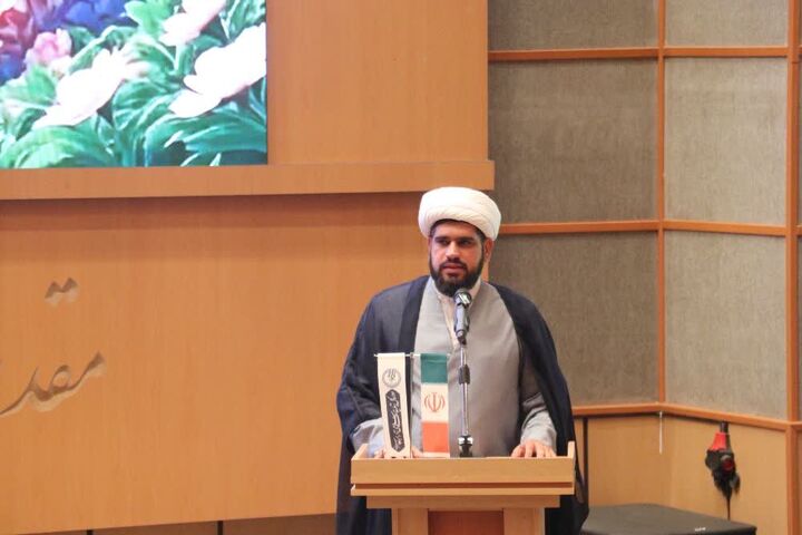 مردم ایران مصداق آیه «أَشِدّاءُ عَلَی الکُفّارِ رُحَماءُ بَینَهُم» شدند/ آذربایجان غربی ظرفیت بزرگی برای امت‌سازی اسلامی دارد