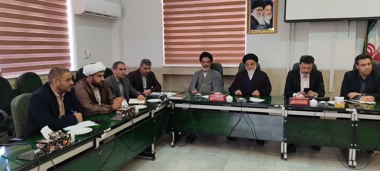 تأکید بر تقویت زیرساختهای آموزشی مؤسسات قرآنی در نشست شورای توسعه قرآنی نطنز