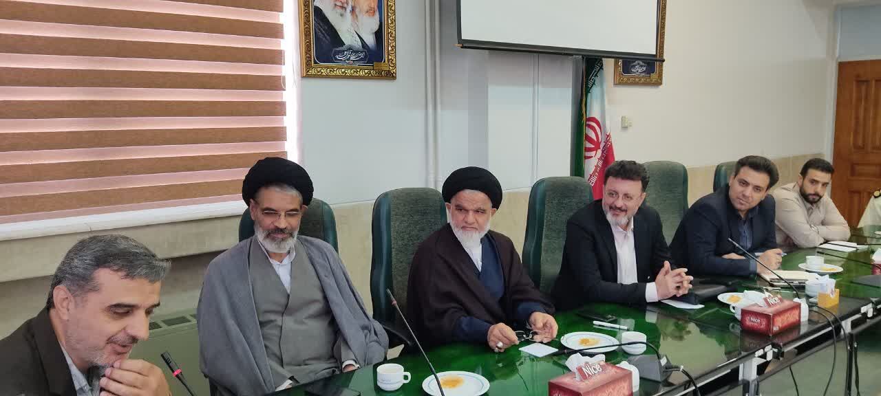 تأکید بر تقویت زیرساخت‌های آموزشی مؤسسات قرآنی در نشست شورای توسعه قرآنی نطنز