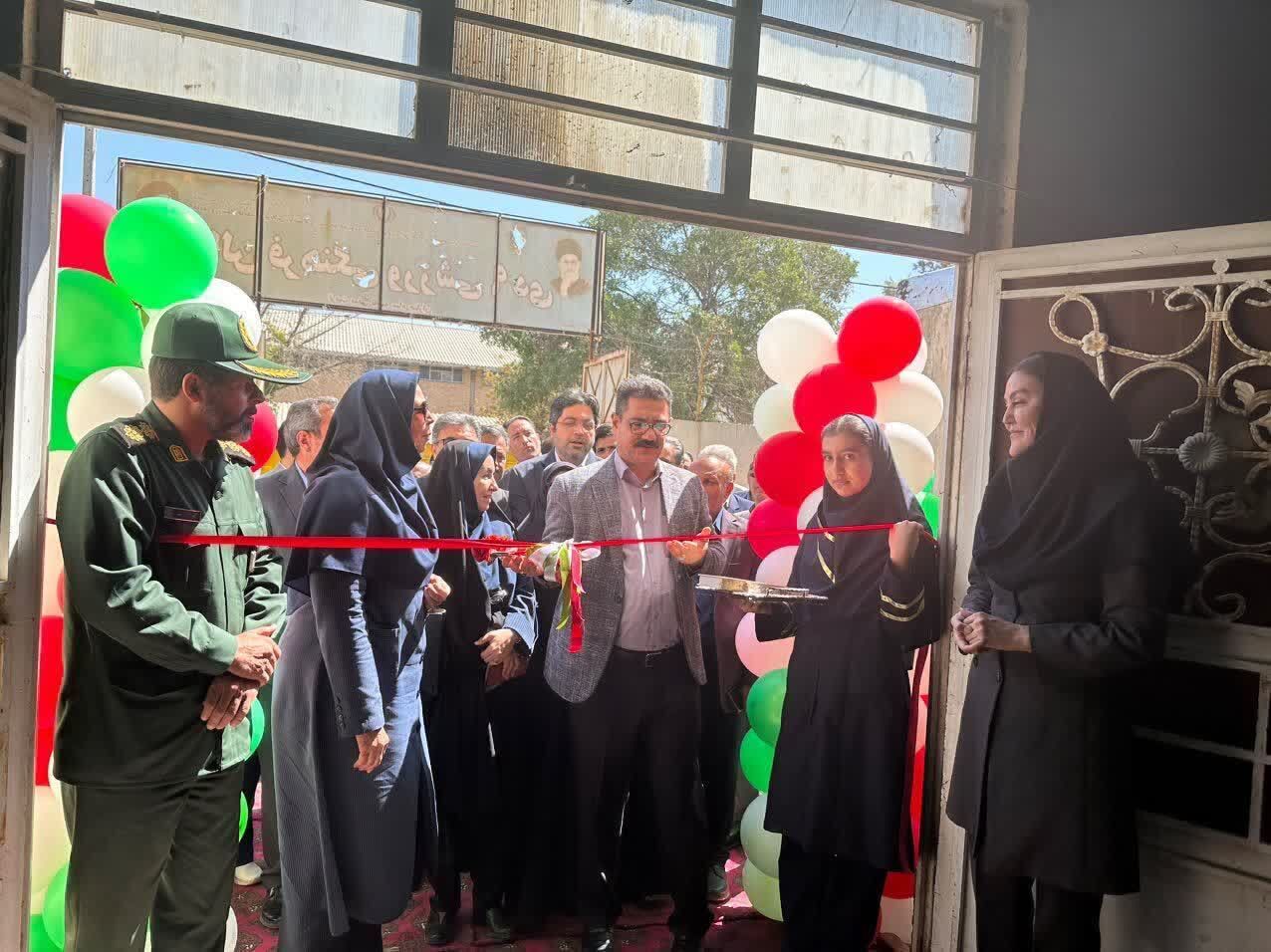 نمایشگاه اقتصاد مقاومتی و کارآفرینی بانوان هنرمند چناران