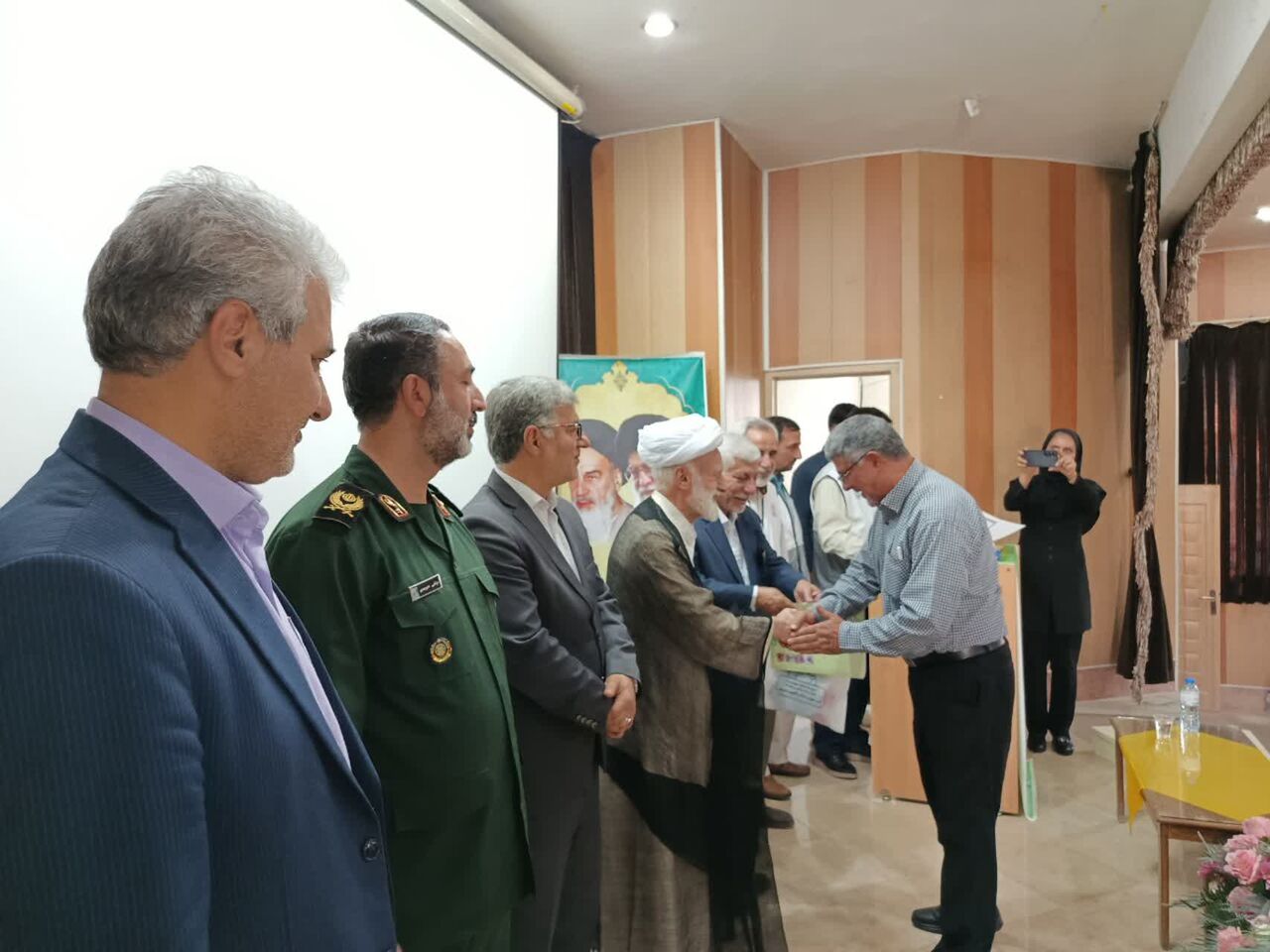خدمت به زائران اربعین، میدان عشق به اهل‌بیت(ع) و عزت اسلام و ایران است