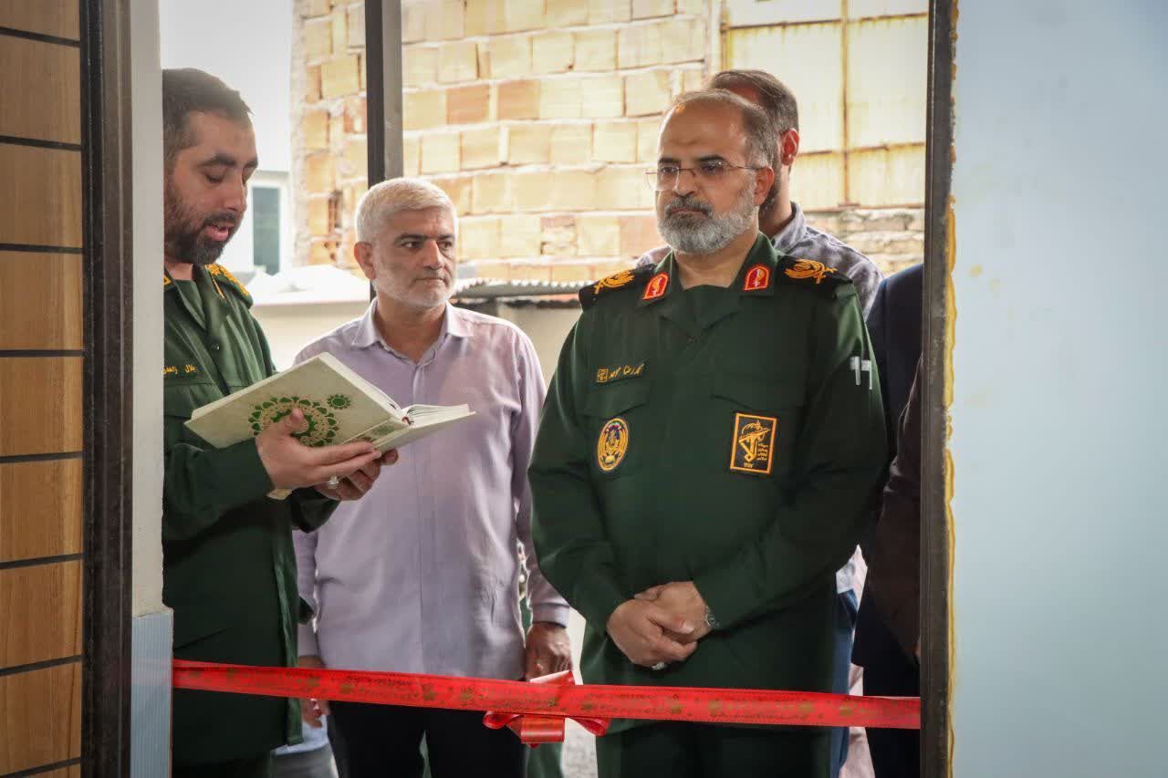 تحقق عدالت اجتماعی با عزم جهادی هیات ثارالله؛ هشتمین کلید مسکن در دستان خانواده نیازمند ساروی