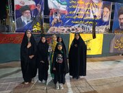 حضور گروه سرود دختران فاطمیه مسجد امام حسین (ع) در تجمع شبانه زاهدان