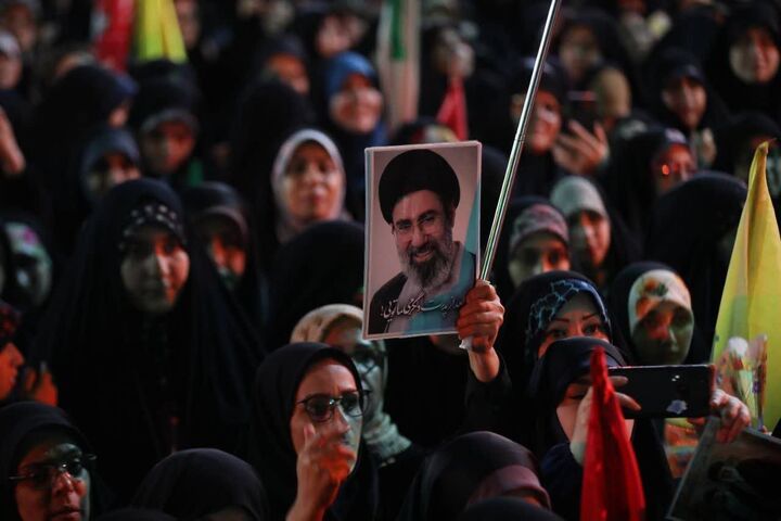موج ۱۹۸ رشتوندان با بانگ «الله‌اکبر، خامنه‌ای رهبر»