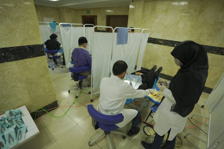 اعزام تیم تخصصی جهادی ۷۰ نفره از تهران به میناب؛ ارائه خدمات دندانپزشکی و پزشکی رایگان با ۱۸ یونیت فعال