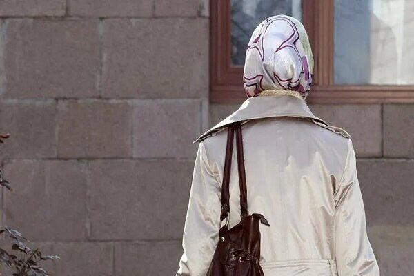 اخراج یک معلم به دلیل اعتراض به قانون بی‌حجابی در بلژیک