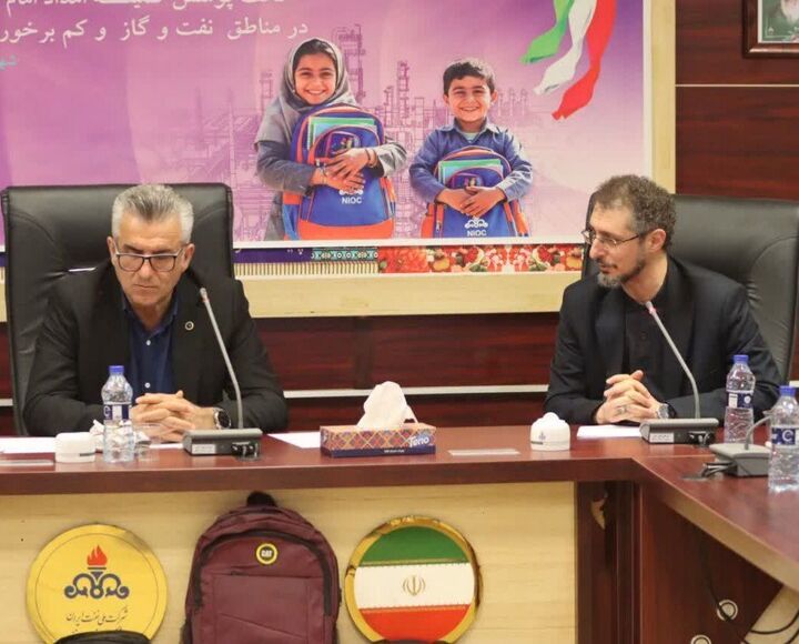 توزیع ۱۵۰۰ بسته‌های تحصیلی به همت شرکت نفت خزر