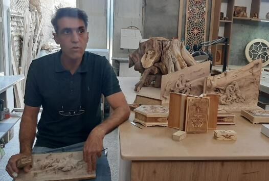 وقتی کنده کاری روی چوب داستان های شاهنامه را روایت می کند