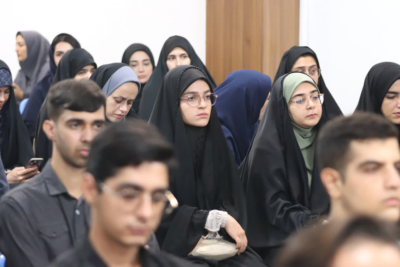 آموزش‌وپرورش خط مقدم مقابله با نفوذ فرهنگ غرب&nbsp;