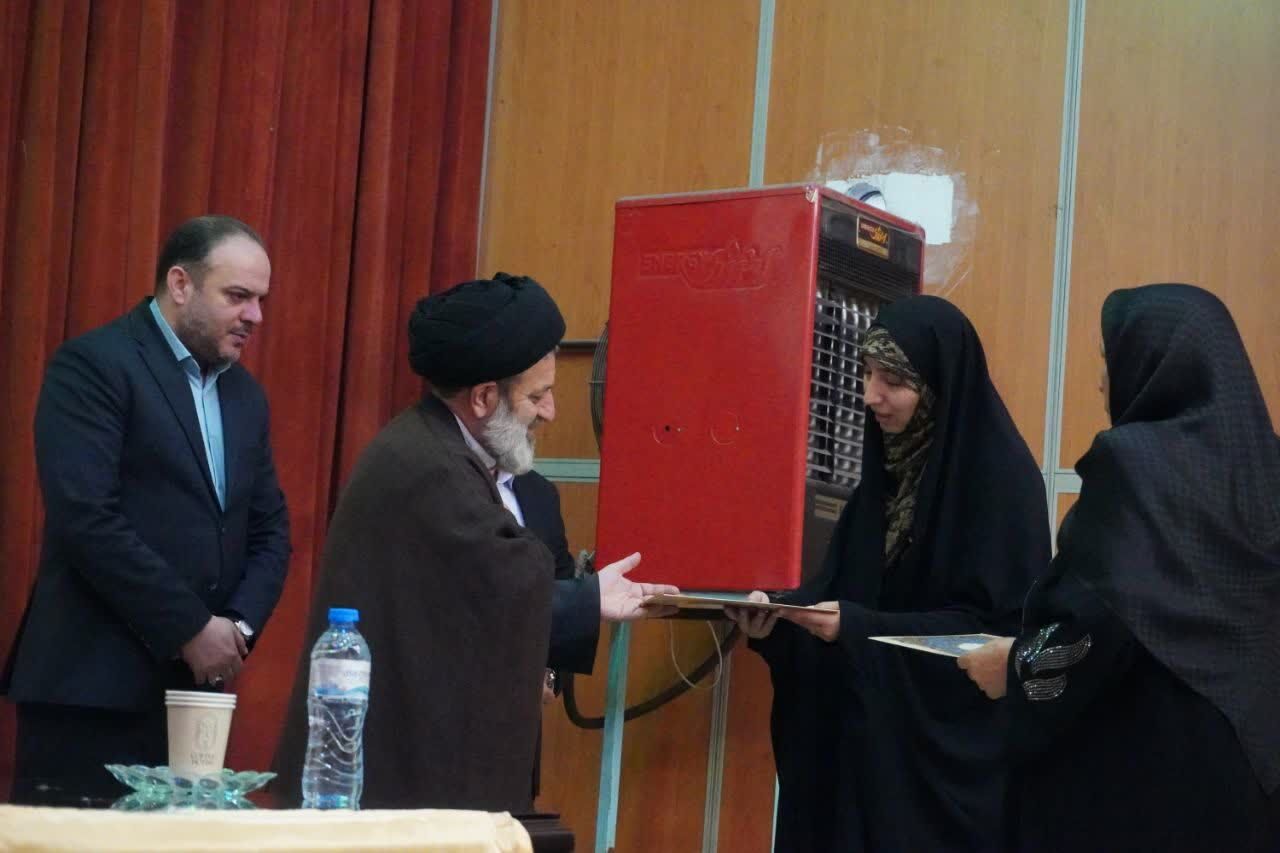 همایش «معلمان پیشگامان جهاد تبیین» در اراک برگزار شد