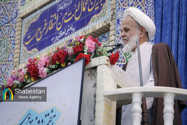 جامعه را باید از سیاست‌های غرب برای نابودی خانواده و استثمار زن آگاه کرد