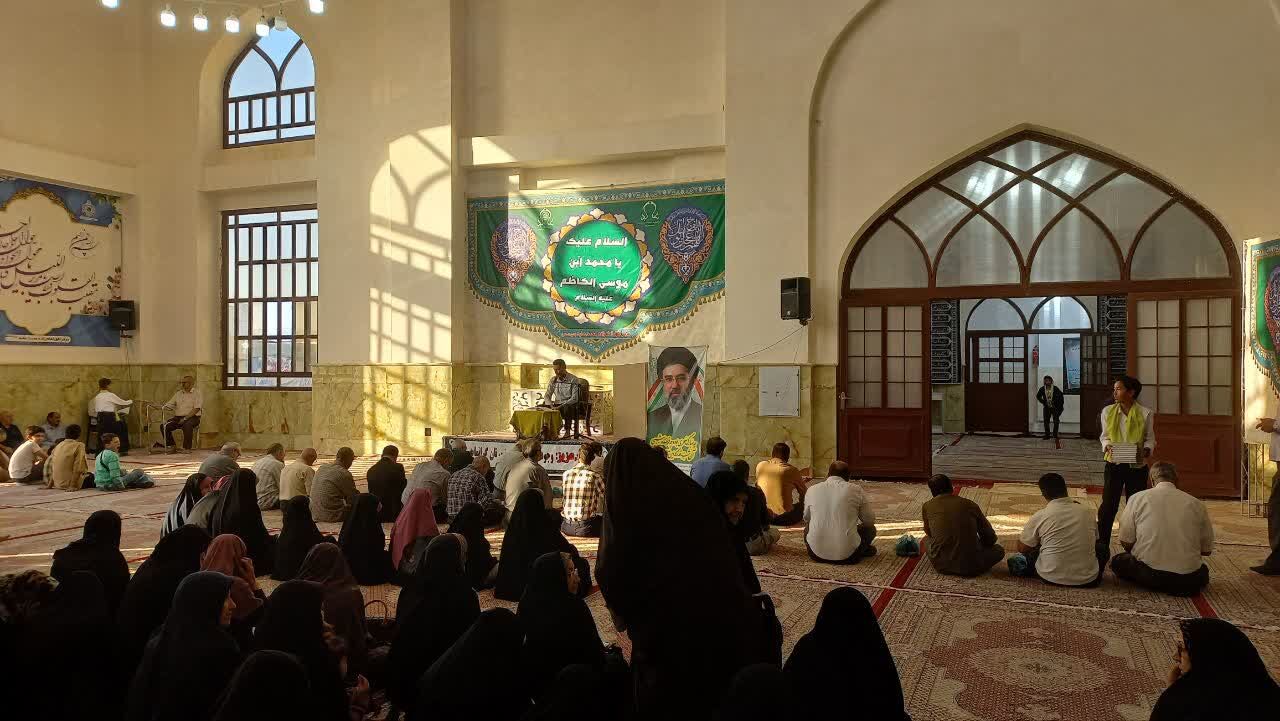 دعای ندبه صبح جمعه در جوار امامزاده محمد عابد(ع) با همت کانون شهید احمد کاظمی برگزار شد
