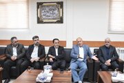 خانواده‌های شهدا سرمایه‌های معنوی و پرچم عزت کشور هستند