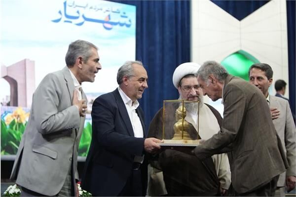 تجلیل از خانواده استاد شهریار و چهره‌های برجسته شهریارپژوهی