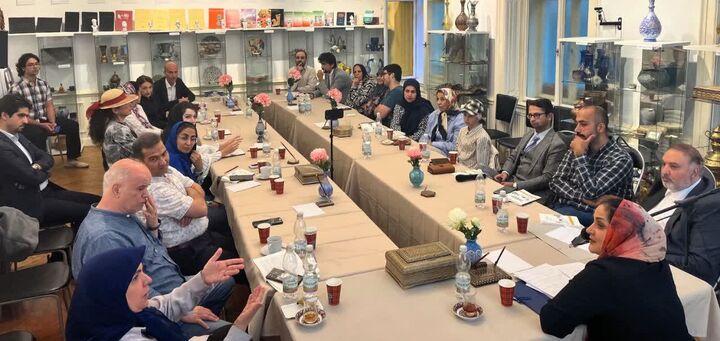 برای نخستین بار جامعه ایرانیان مقیم اتریش درباره جامعه ایرانی در ان کشور به گفتگو نشستند