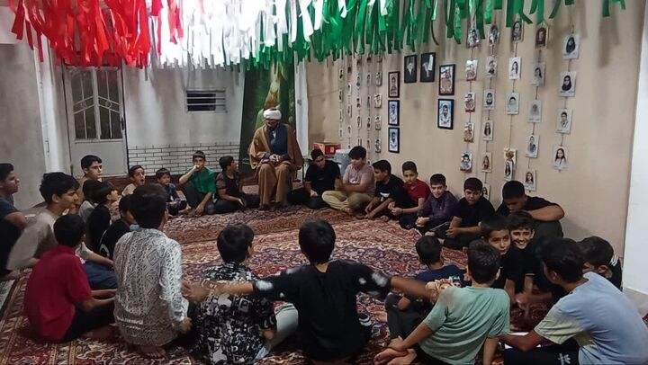 برگزاری اردوی فرهنگی قرآنی شبی در مسجد جامع در روستای محمدآباد ابوزیدآباد