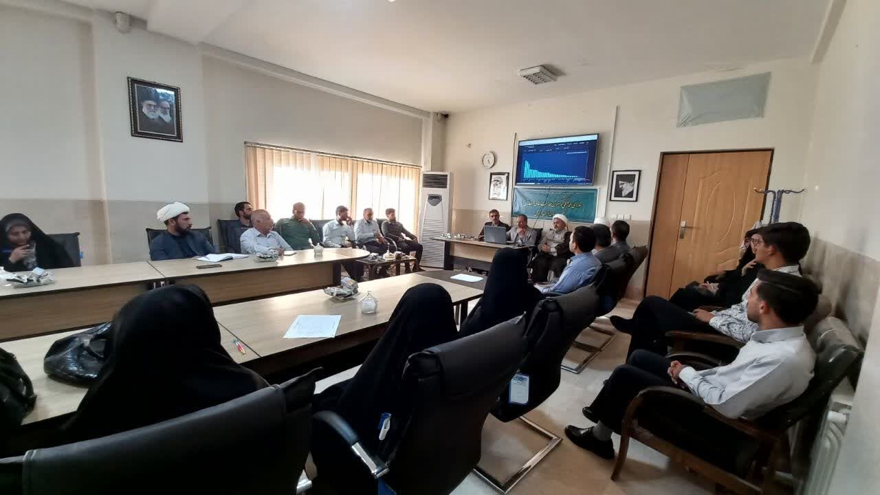 نشست تخصصی مدیران مؤسسات قرآن و عترت و خانه‌های قرآن آران و بیدگل برگزار شد