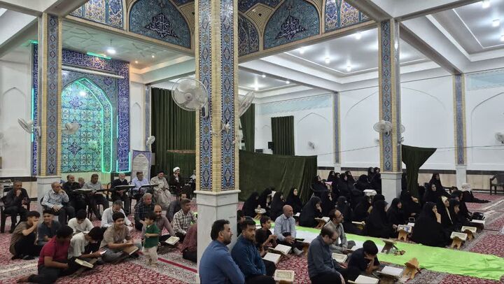 برگزاری محفل انس با قرآن کریم در روستای علی‌آباد مرکزی آران و بیدگل