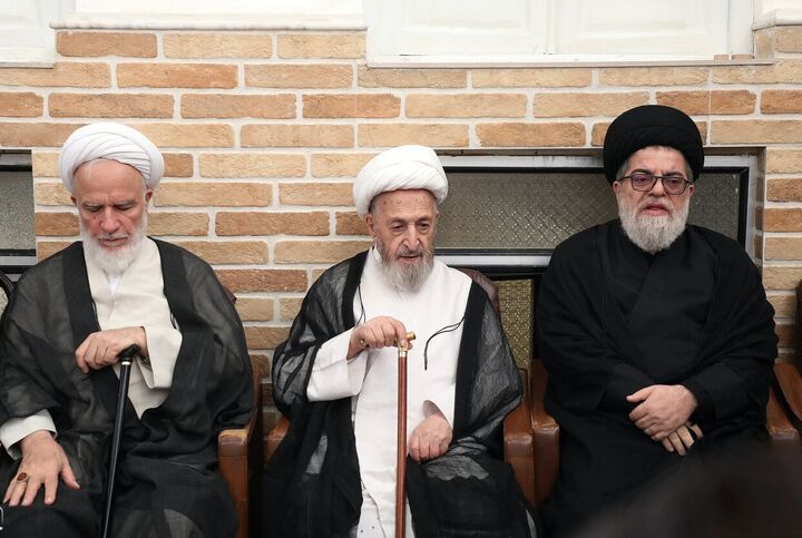 حضور مراجع و علما در بیت آیت‌الله العظمی شبیری زنجانی(ره)