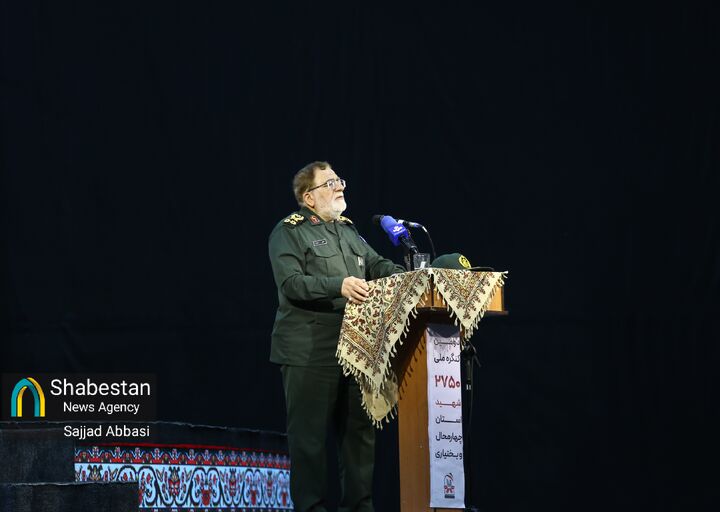 سرلشکر ایزدی: شهدا طلایه‌داران حرکت نورانی انقلاب اسلامی هستند