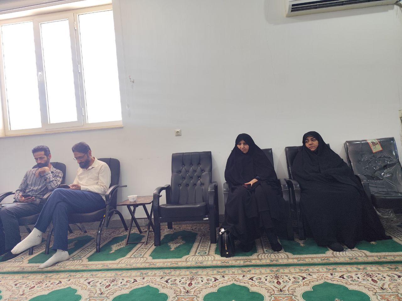 راهزنهای فکری و فرهنگی هویت جوانان را هدف گرفتهاند