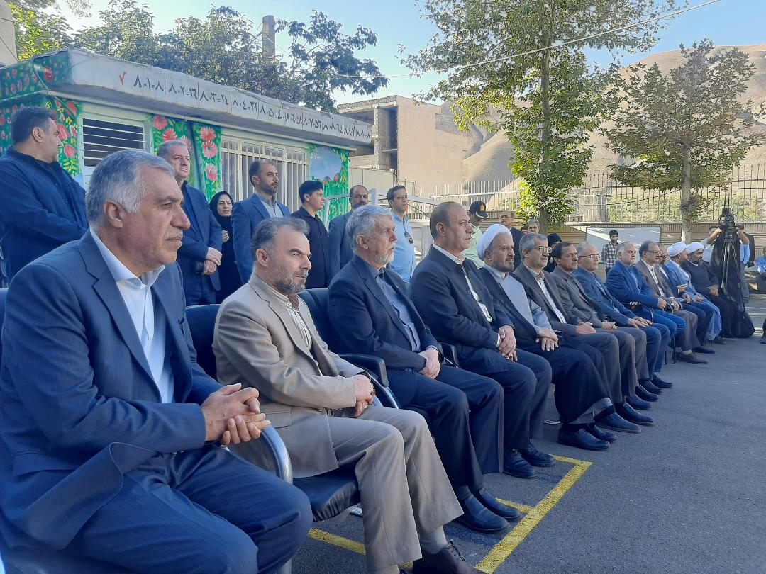 زنگ مدرسه در کشار علیا به صدا درآمد؛ روایت وزیر فرهنگ از «ایران آینده» در کلاس‌های روستایی