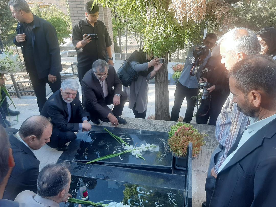 زنگ مدرسه در کشار علیا به صدا درآمد؛ روایت وزیر فرهنگ از «ایران آینده» در کلاس‌های روستایی