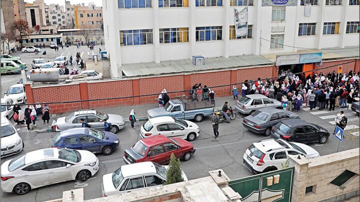 ترافیک شهری تحت تأثیر بازگشایی مدارس/حضور پلیس در اطراف ۶۰۰ مدرسه حاشیه راه‌ها