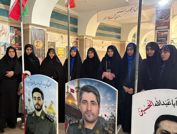 دیدار اعضای نوجوان کانون «ریحانه‌های مسجدی» با خانواده شهید جنگ رمضان