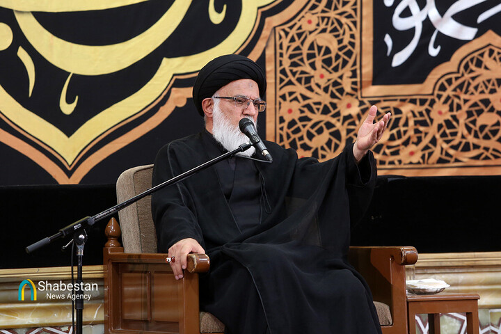 زیارت اولیای الهی گامی در مسیر امت‌سازی است