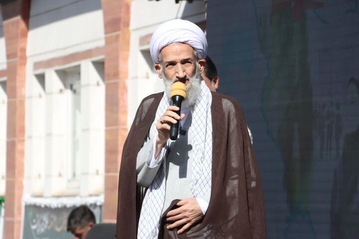 آموزش همراه با تقوا و اخلاق، رمز برتری ایران اسلامی است