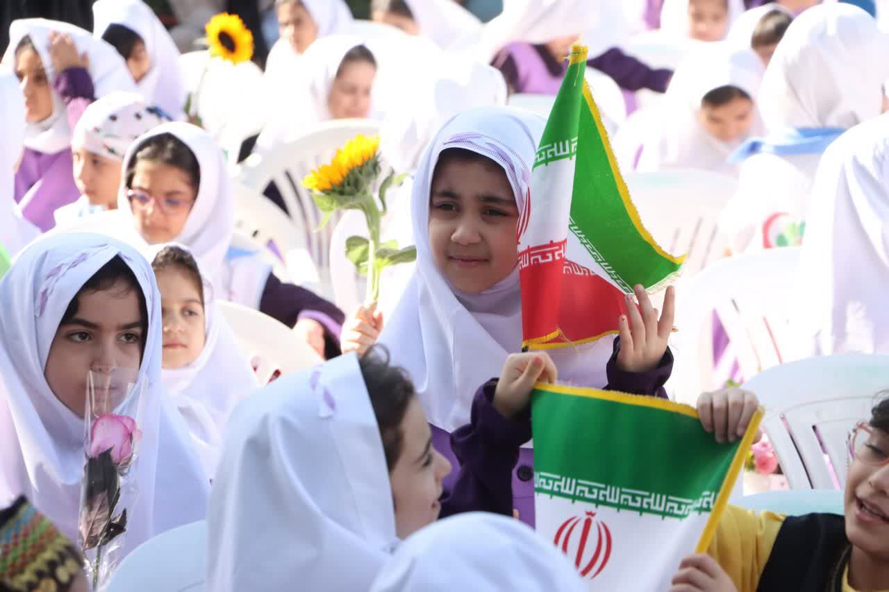 آموزش همراه با تقوا و اخلاق، رمز برتری ایران اسلامی است