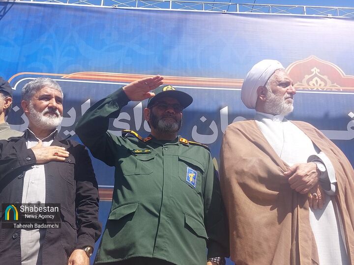 لزوم مراقبت از جان‌فدا/ دشمن به دنبال تحریک جبهه انقلاب/ رمز تاب‌آوری حفظ خیابان است
