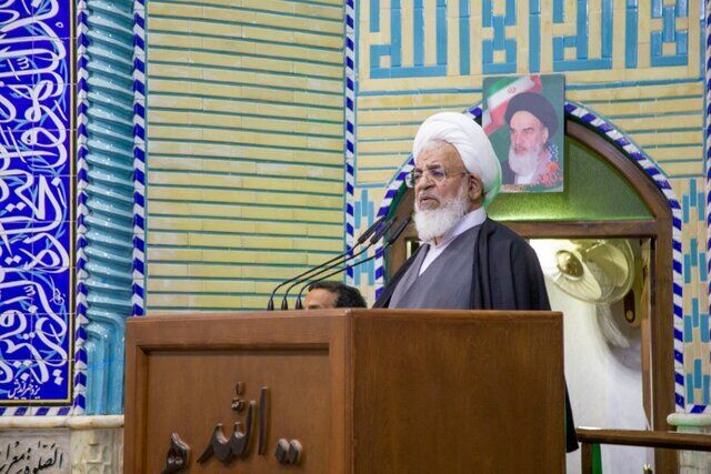 امام جمعه یزد: حضور در میدان، راه مقابله با تفرقه‌افکنی دشمن است