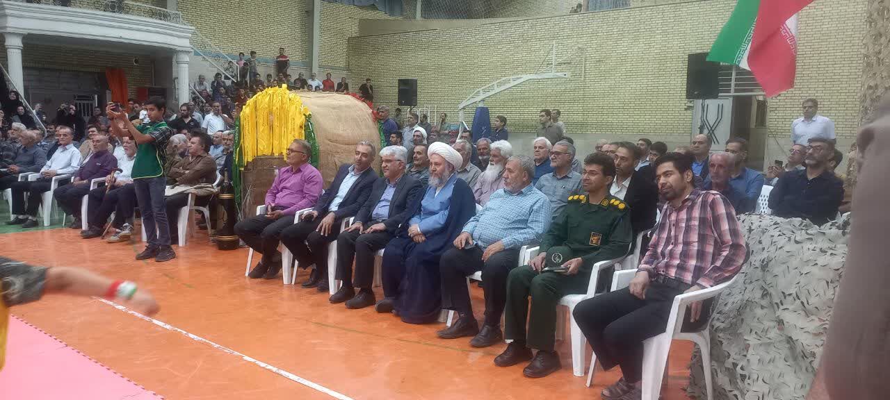 آیین «پهلوانان حقیقی»؛ تجلیل از خانواده شهدا در قاب فرهنگ پهلوانی