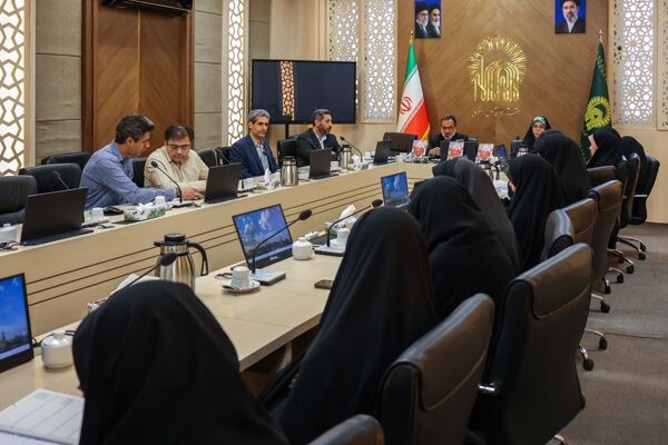 کتاب «عاشق ترم کن» با موضوع دفاع مقدس رونمایی شد