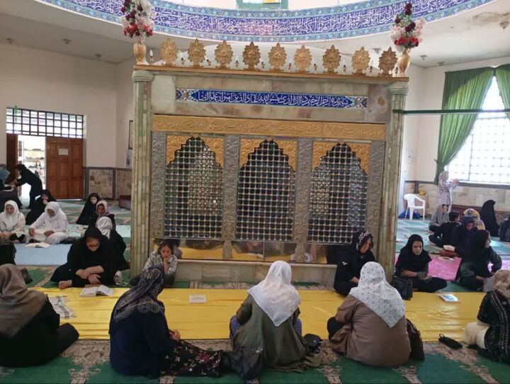 محفل انس با قرآن اعضای کانون کنعان در جوار امامزاده پیرمحمد برگزار شد