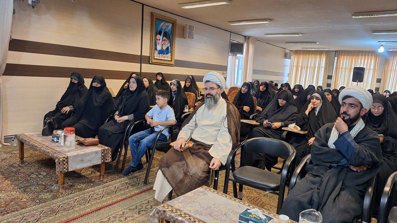 حوزههای علمیه خواهران باید پرچمدار معرفت، عفاف و تربیت نسل مؤمن باشند