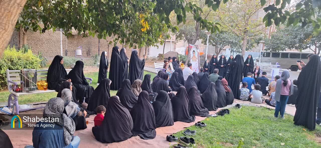 از مسابقات قرآن و اذان تا پخت نان و پرده خوانی در تجمع شبانه