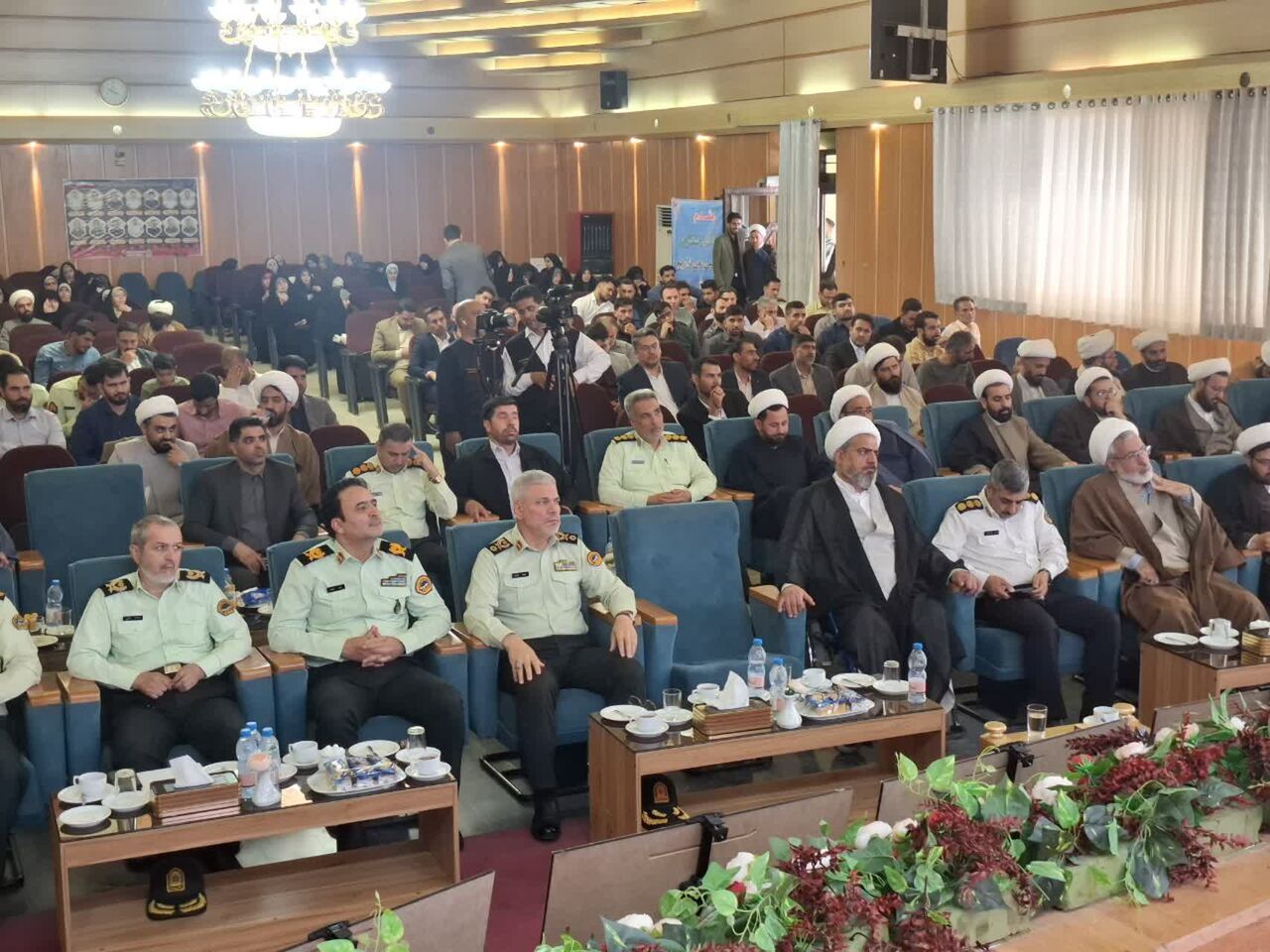 تجلیل از حافظان طرح حفظ یک ساله قرآن کریم کارکنان فراجا در مشهد