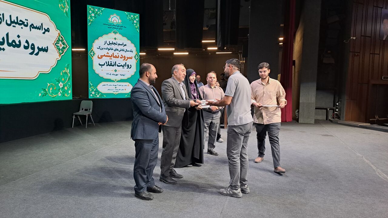 «روایت انقلاب»؛ از یک اجرای هنری تا آغاز مسیر ملی گروه‌های سرود مساجد