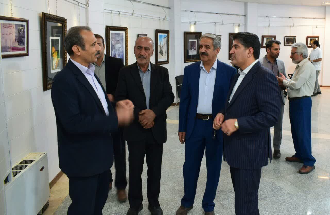 افتتاح نمایشگاه انفرادی عکس «جلوههایی از هنر رزمندگان در دهه ۶۰» در دورود