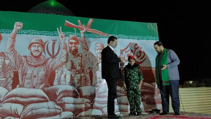 اجتماع امت حزب‌الله قم به مناسبت هفته دفاع مقدس برگزار شد