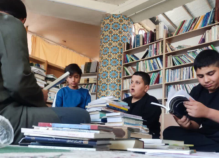 جمعه‌های مهدوی؛ وقتی مسجد با حضور بچه‌های کانون ضیافت بروجن نفس تازه می‌کشد