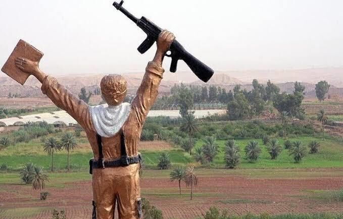 از حماسه بخوان؛ از ایران از خاکش جانانه بخوان