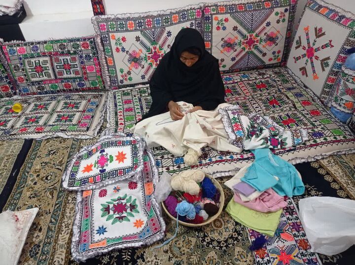 «ماه‌بانو»؛ روایت زندگی با سوزن و نخ