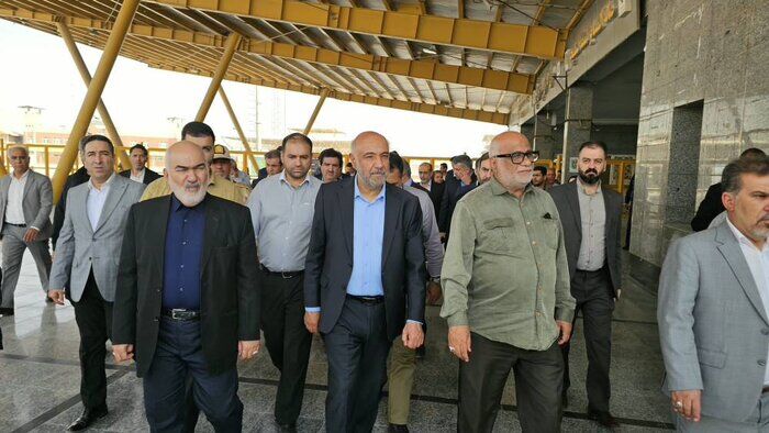ادای احترام وزیر تعاون به شهدای هشت سال دفاع مقدس در یادمان شلمچه