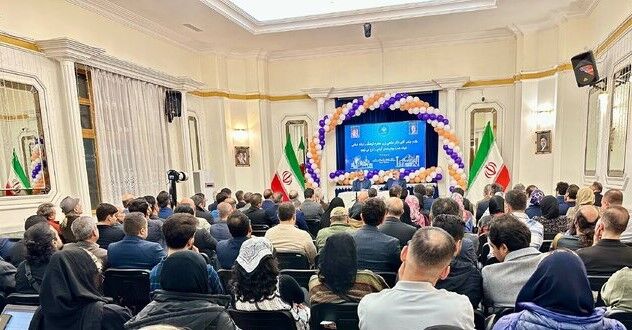 تأکید صالحی بر ترسیم نقشه راه مناسبات فرهنگی با روسیه/ هنرمندان، سفرای ملت هستند