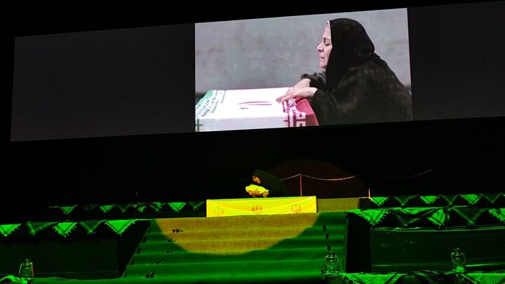 «سرو» روایتگر صحنه‌های ماندگار انقلاب در نمایشگاه هفته دفاع مقدس